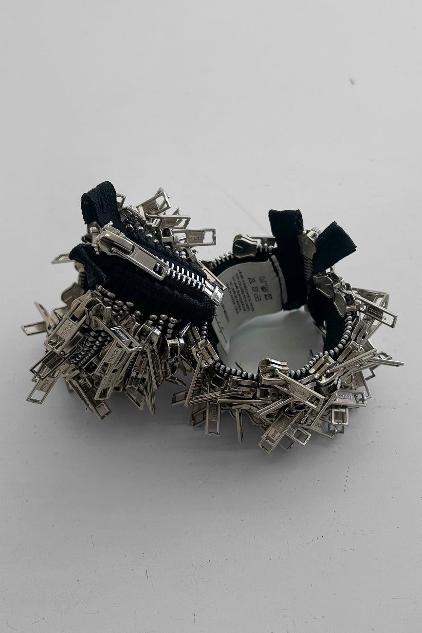 ARTISANAL PULLER BRACELETS.